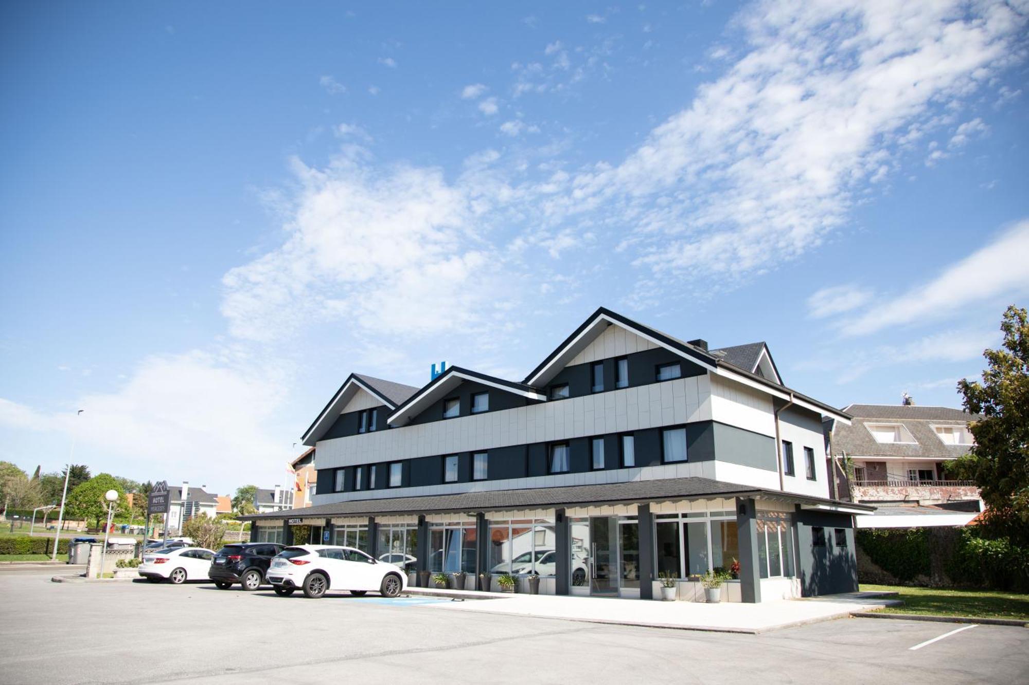 Mercedes Hotel Camargo